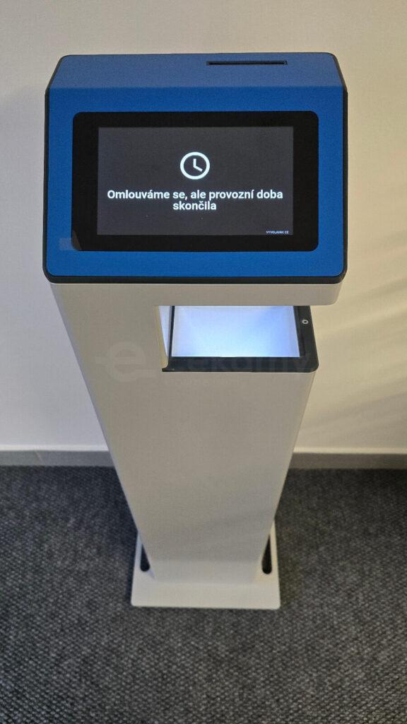 registrační kiosek totem 7