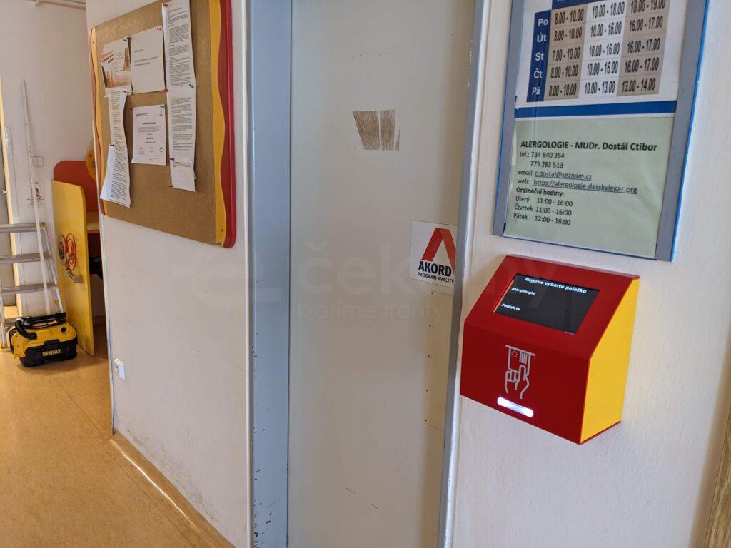 pořadový systém displej v čekárně