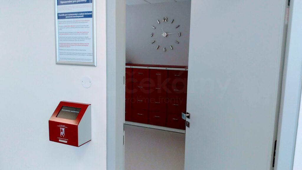 pořadový systém displej v čekárně