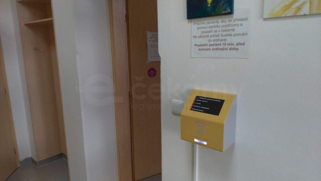 pořadový systém displej v čekárně